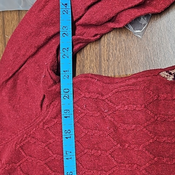 Burgundy Sweater with under lay - Picture 5 of 6